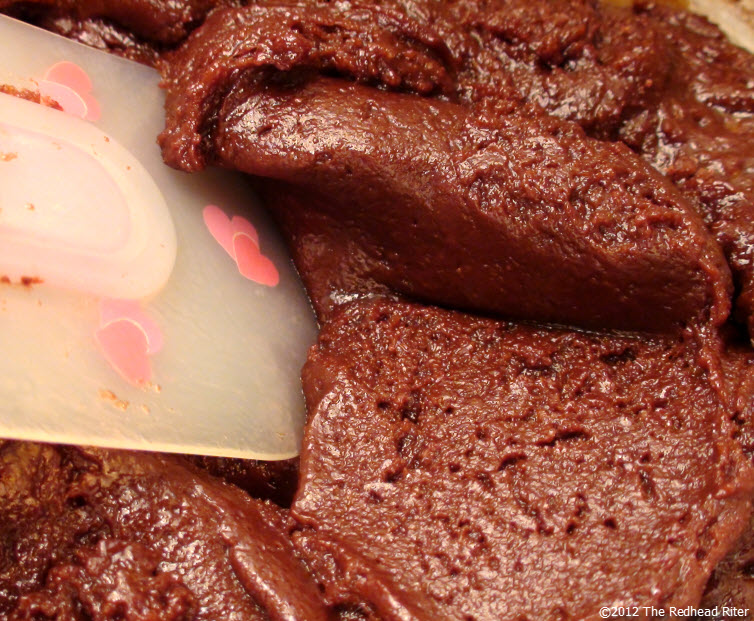 Fold the dry ingredients into the wet ingredients Fold the dry ingredients into the wet ingredients