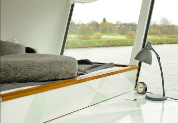 Confused Direction’s Schwimmhaus, A Sustainable Green Designed Floating Houseboat Home Confused Direction’s Schwimmhaus, A Sustainable Green Designed Floating Houseboat Home